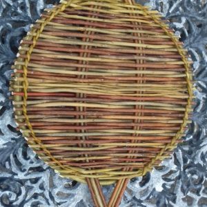 Round woven trivet or tray